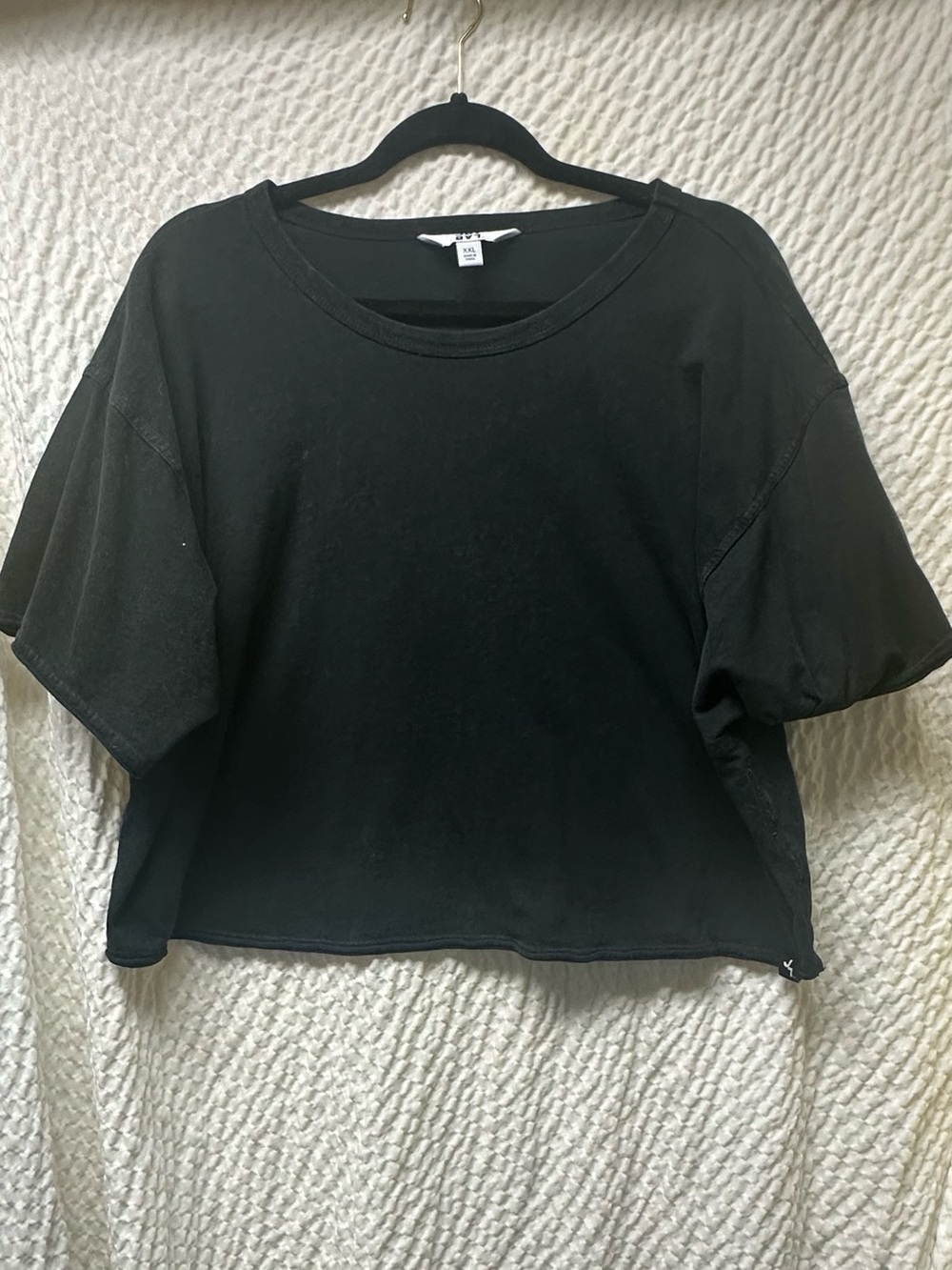 Black Cropped workout shirt